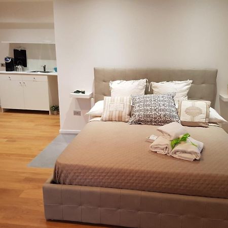 Via Roma Apartment Deluxe Salerno Exteriér fotografie